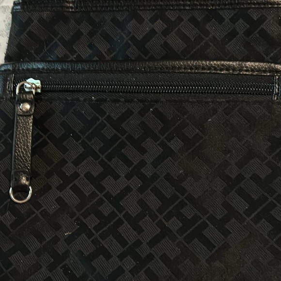 Tommy Hilfiger crossbody - Picture 2 of 4
